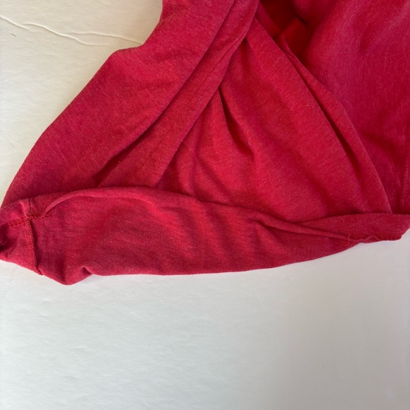 Heart Hands Graphic Tee Shirt (note flaws!) - Picture 8 of 8